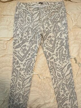 J. McLaughlin Lexi Cream and Gray Animal-Print Jeggings
